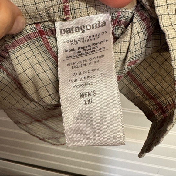 Patagonia Men's Cotton Shirt Sz XXL Cream Black Red Check Pattern Short Sleeve - Picture 6 of 7